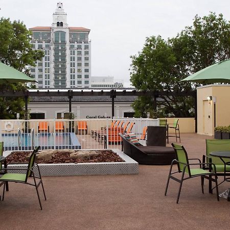 Courtyard Miami Coral Gables Hotel Exterior photo